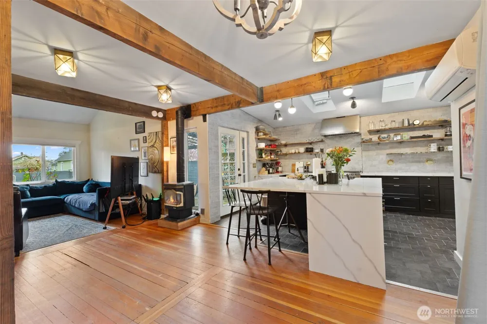 1053 S Southern Street Seattle, WA 98108