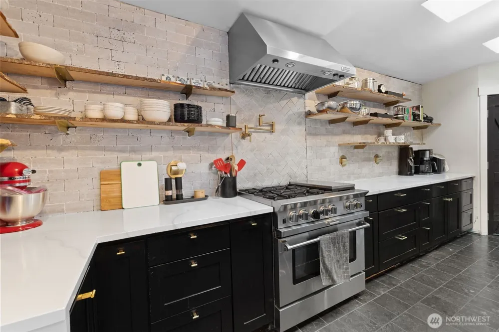 1053 S Southern Street Seattle, WA 98108