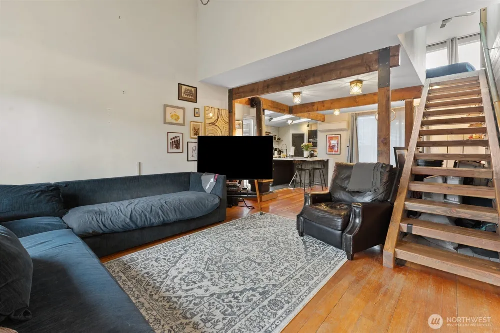 1053 S Southern Street Seattle, WA 98108
