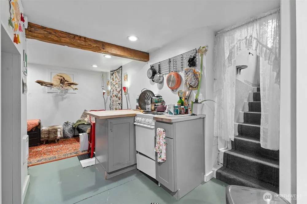 1053 S Southern Street Seattle, WA 98108