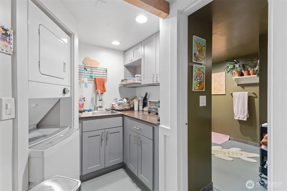 1053 S Southern Street Seattle, WA 98108