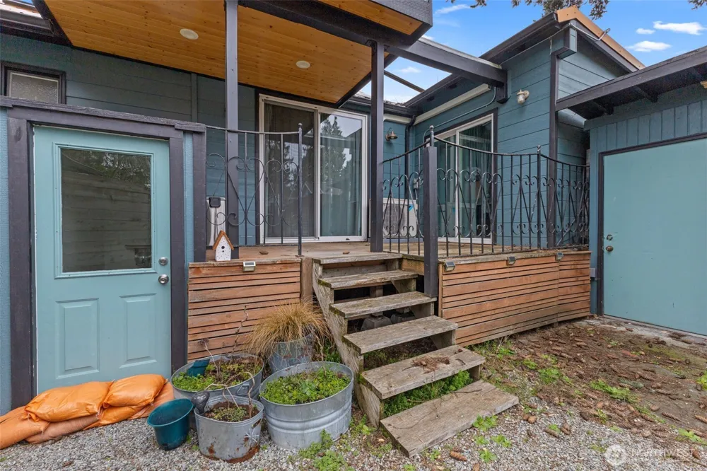 1053 S Southern Street Seattle, WA 98108