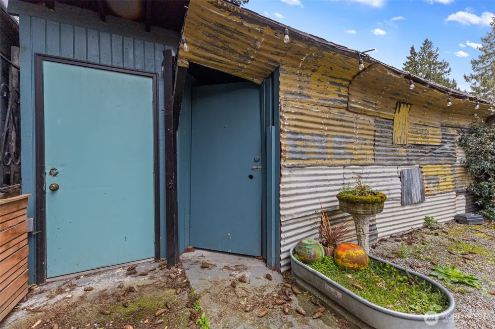 1053 S Southern Street Seattle, WA 98108