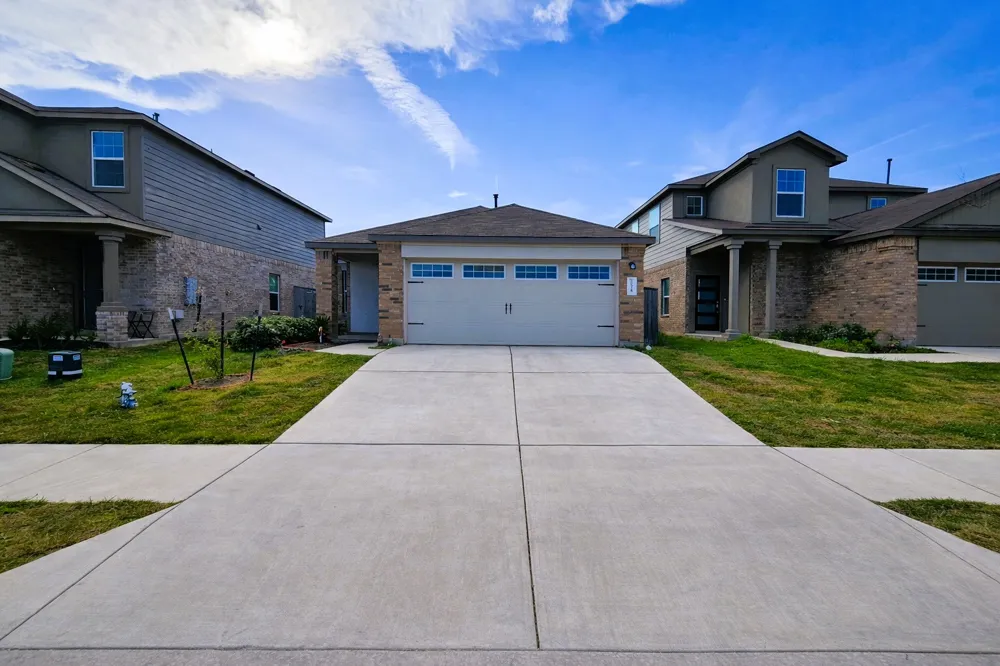 234 Canley Loop Hutto, TX 78634