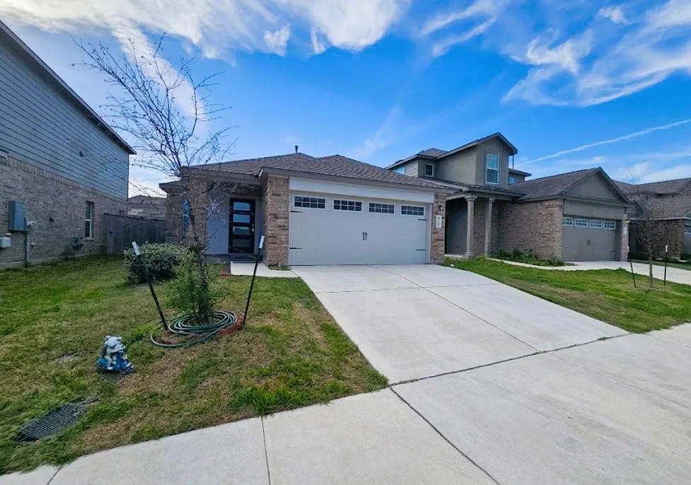 234 Canley Loop Hutto, TX 78634