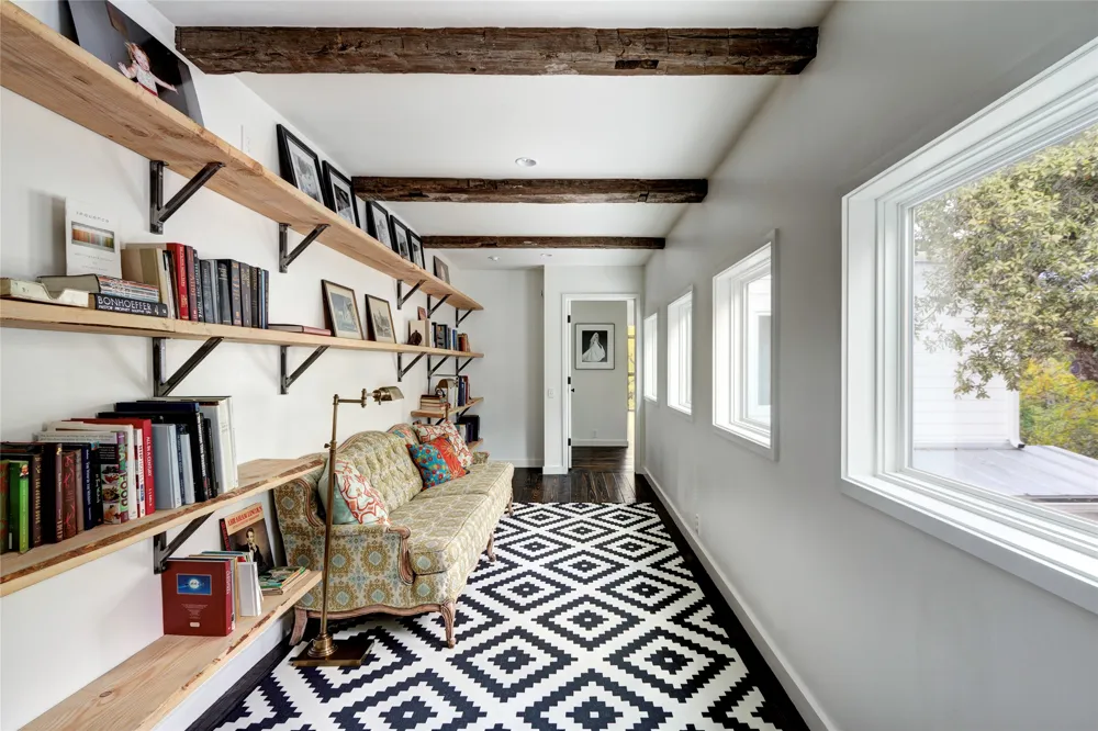 1700 S 6th Street Austin, TX 78704