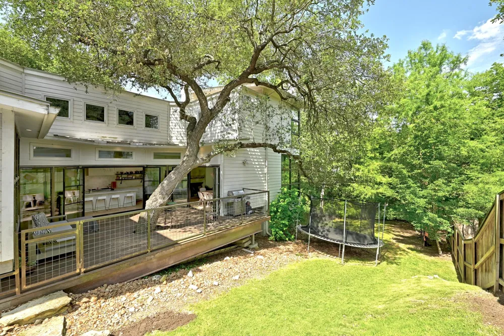 1700 S 6th Street Austin, TX 78704