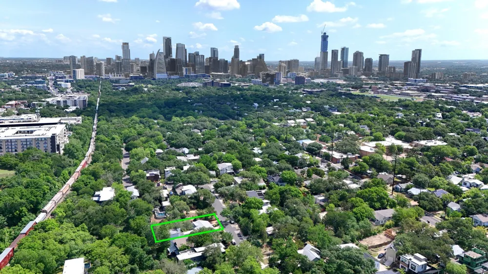 1700 S 6th Street Austin, TX 78704