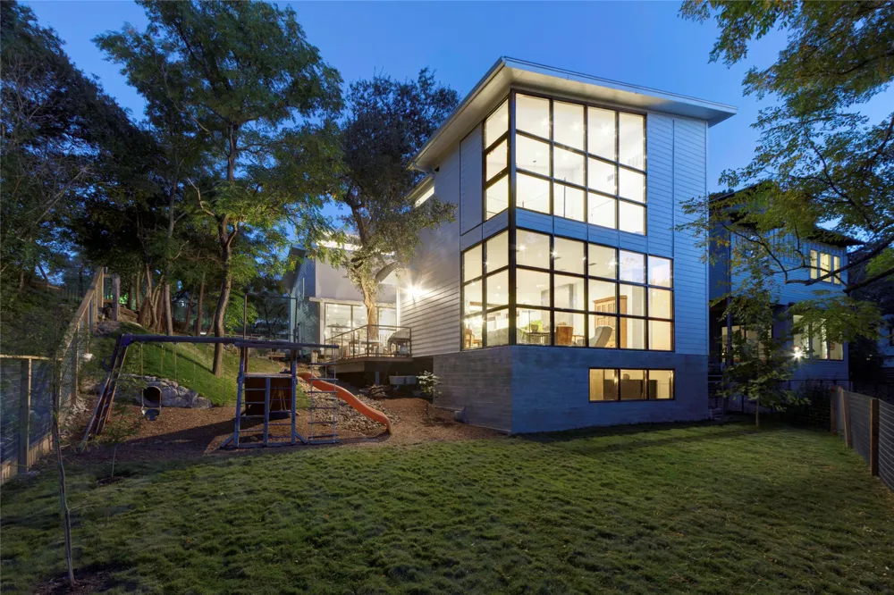 1700 S 6th Street Austin, TX 78704