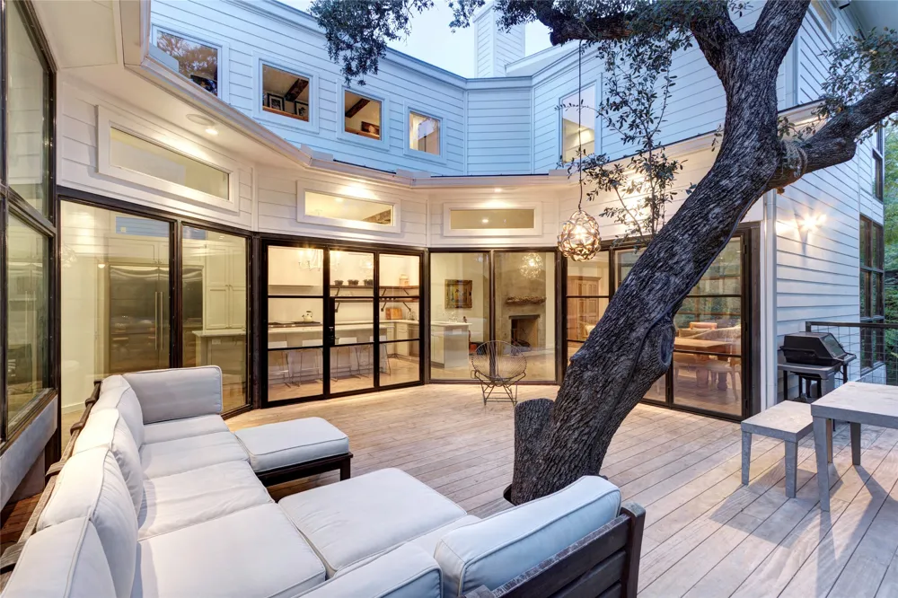 1700 S 6th Street Austin, TX 78704
