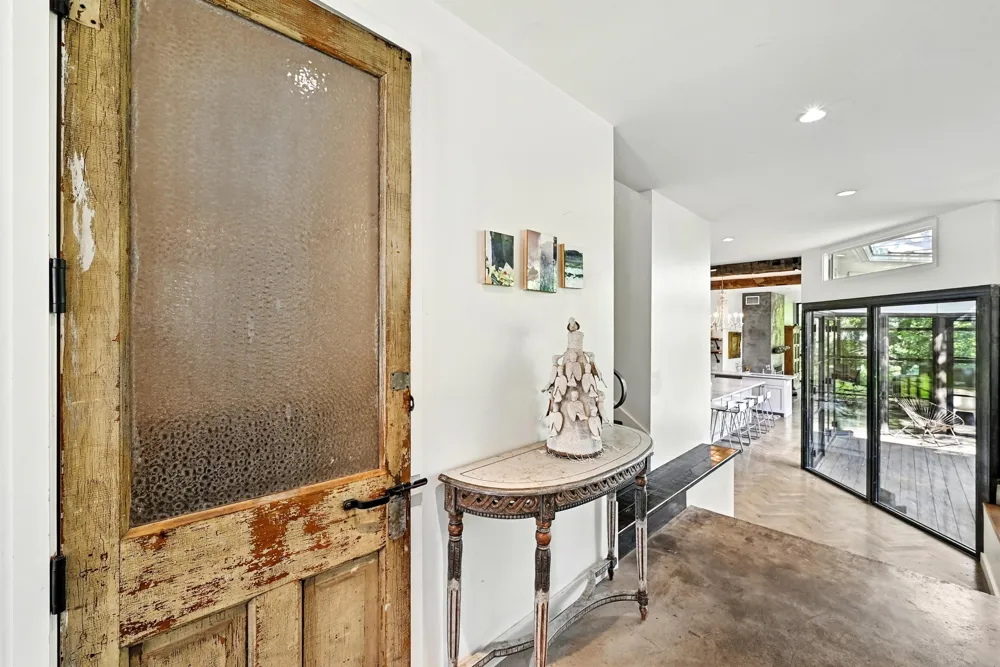 1700 S 6th Street Austin, TX 78704