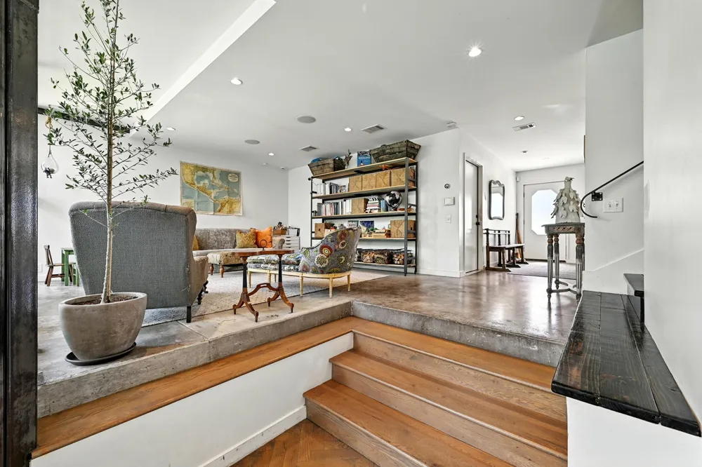 1700 S 6th Street Austin, TX 78704