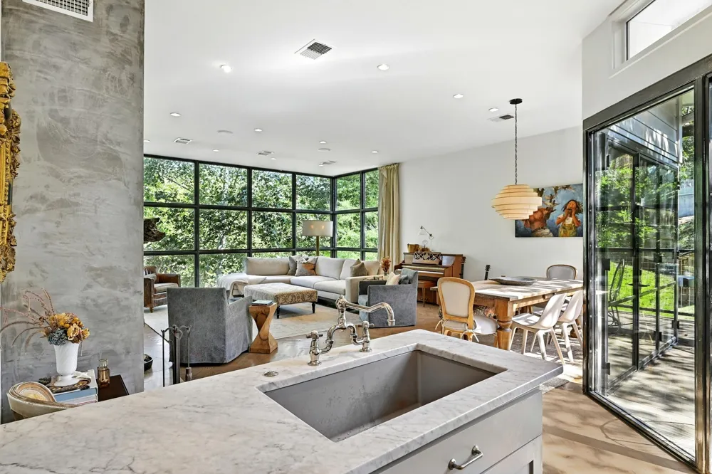 1700 S 6th Street Austin, TX 78704