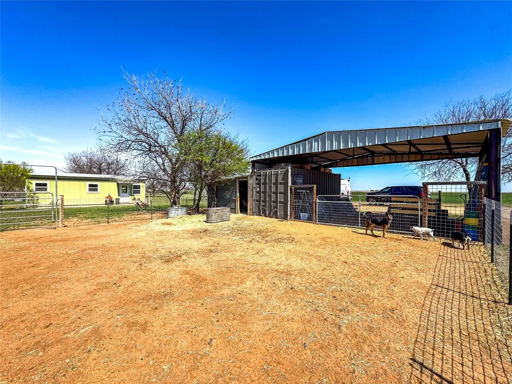1209 Taylor Avenue Rule, TX 79547