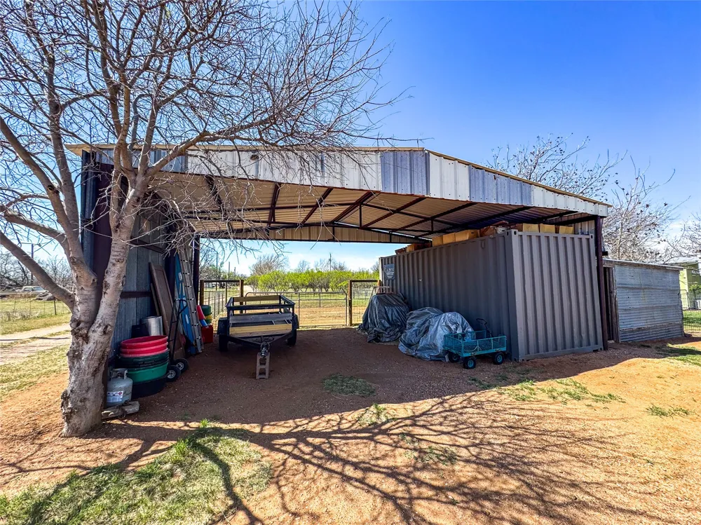 1209 Taylor Avenue Rule, TX 79547