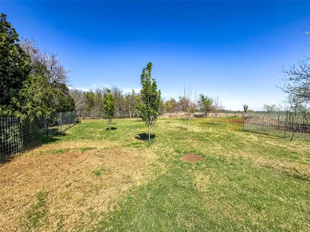 1209 Taylor Avenue Rule, TX 79547