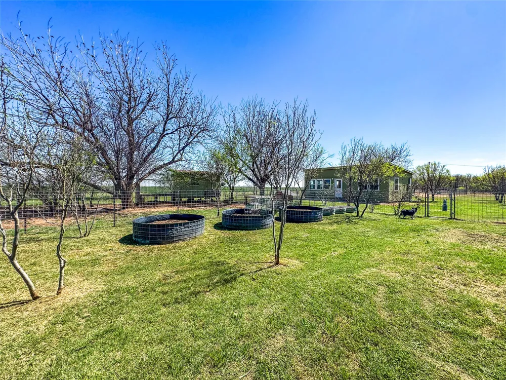 1209 Taylor Avenue Rule, TX 79547