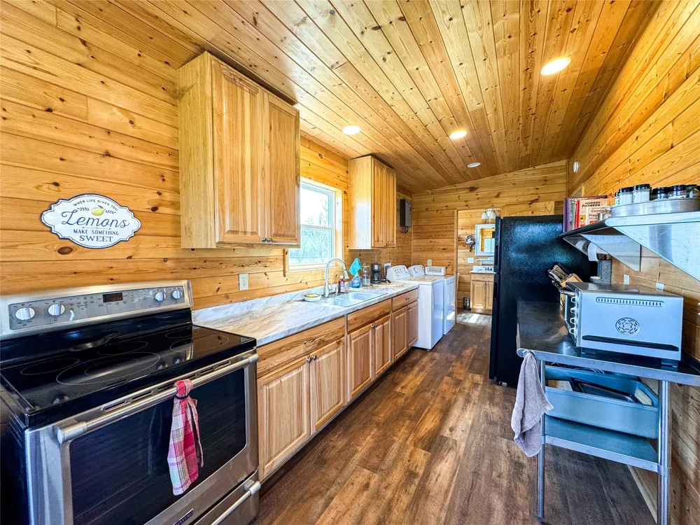 1209 Taylor Avenue Rule, TX 79547