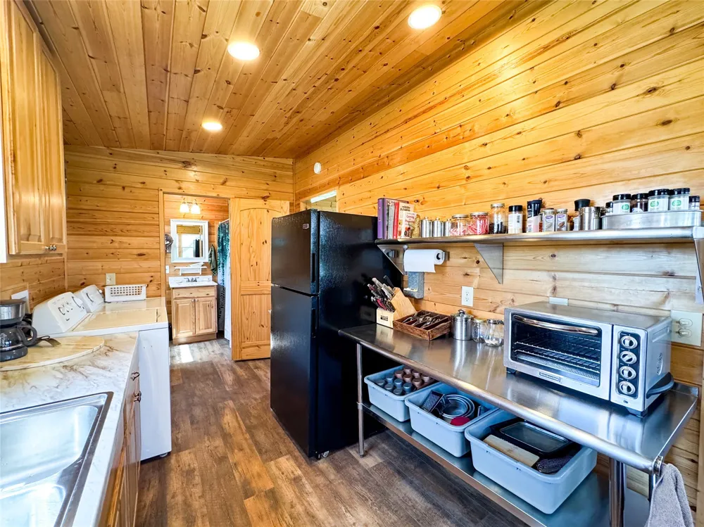 1209 Taylor Avenue Rule, TX 79547