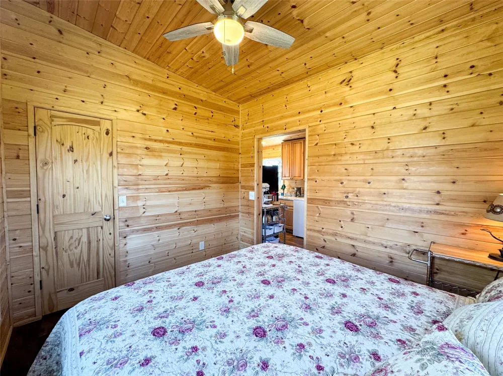 1209 Taylor Avenue Rule, TX 79547
