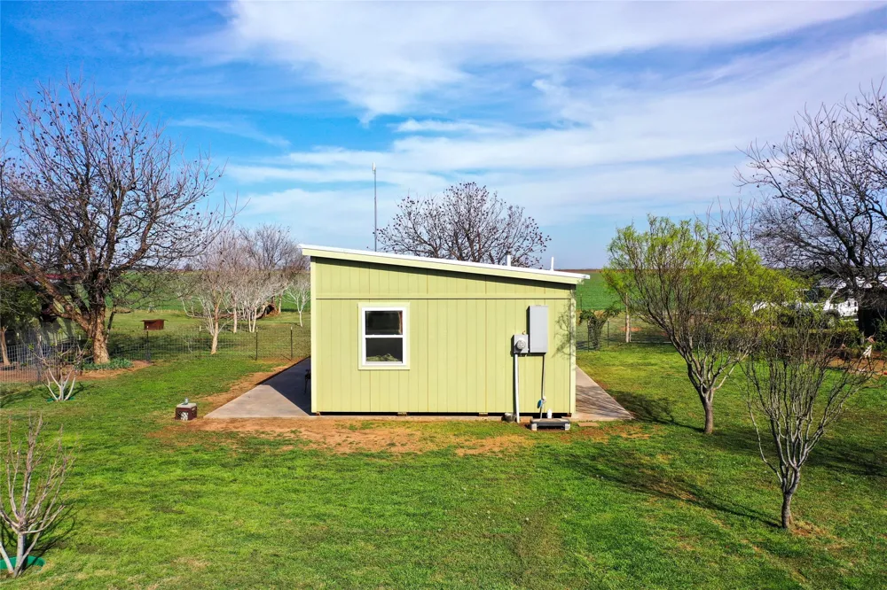 1209 Taylor Avenue Rule, TX 79547