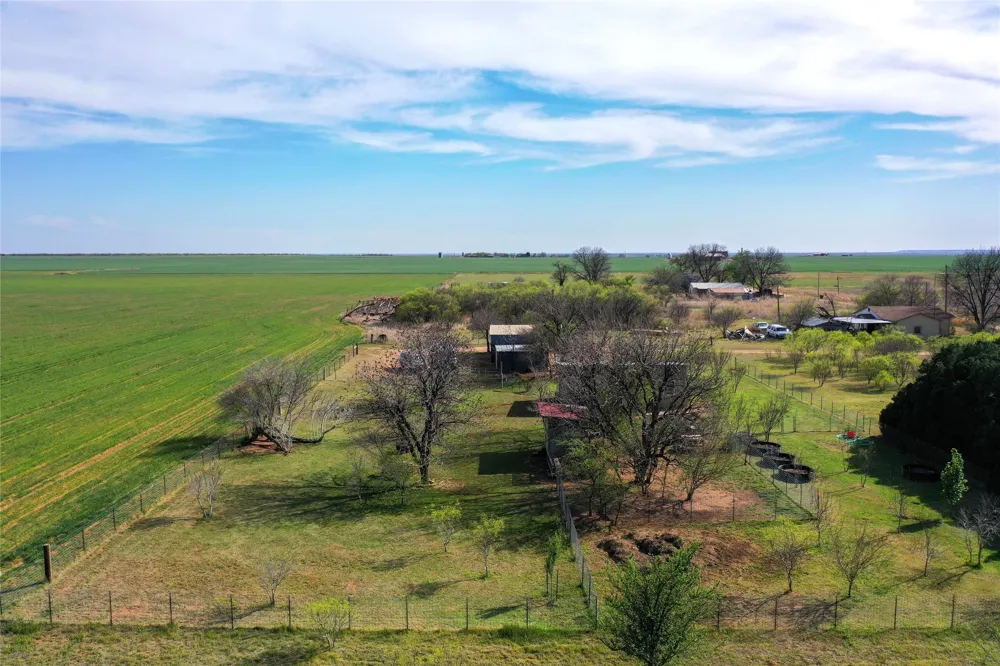 1209 Taylor Avenue Rule, TX 79547