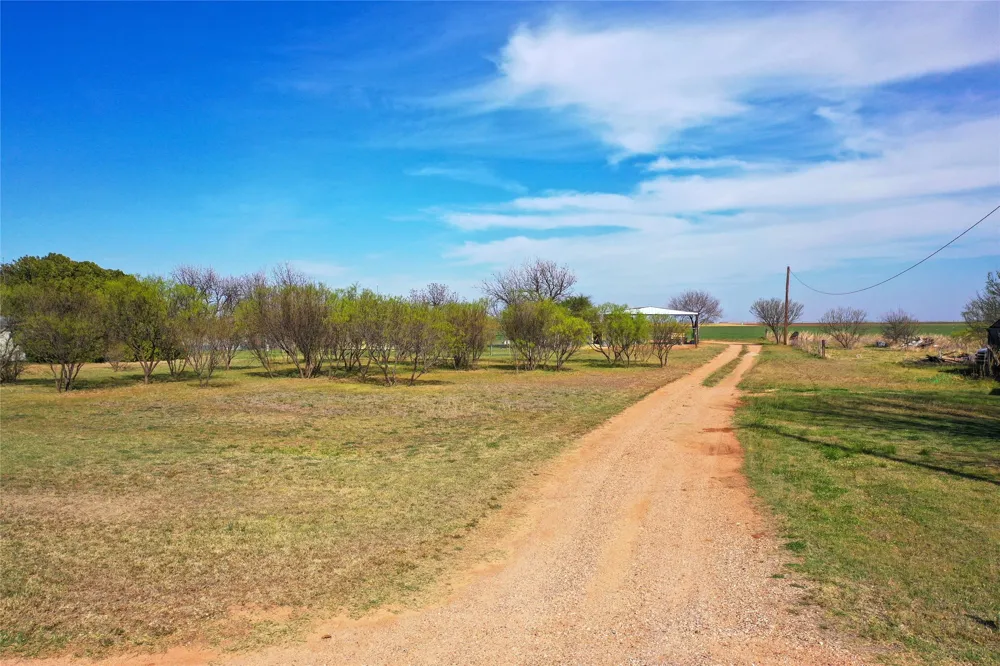 1209 Taylor Avenue Rule, TX 79547