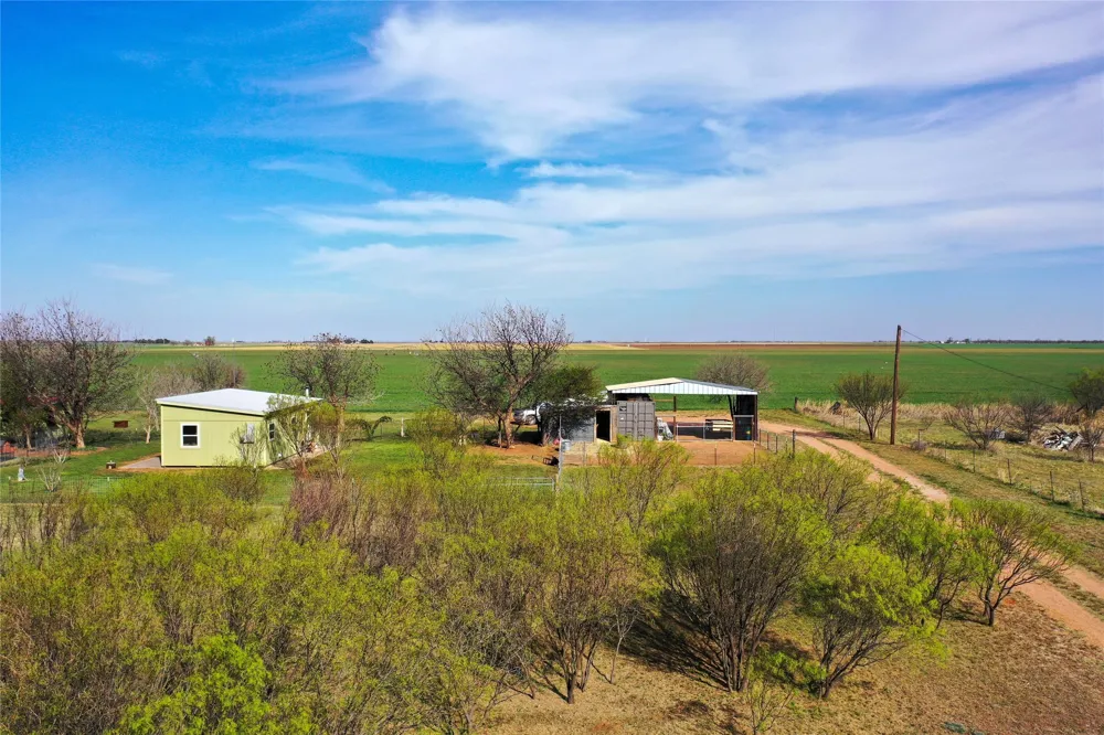 1209 Taylor Avenue Rule, TX 79547