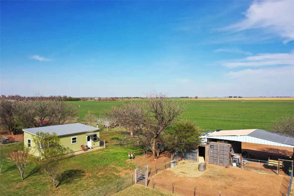 1209 Taylor Avenue Rule, TX 79547