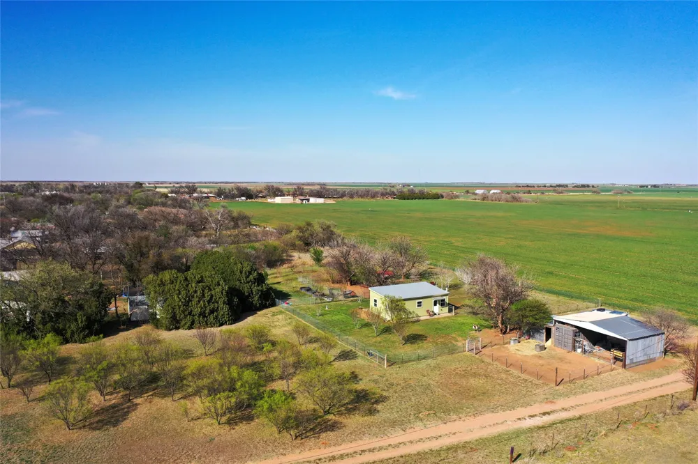 1209 Taylor Avenue Rule, TX 79547