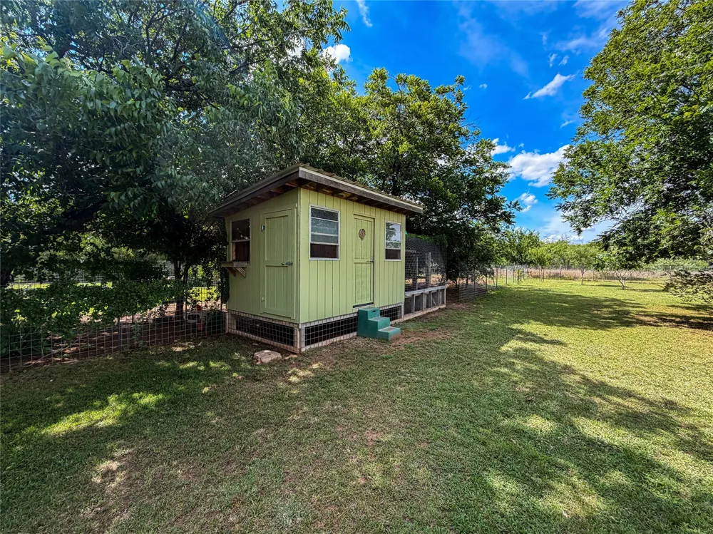 1209 Taylor Avenue Rule, TX 79547