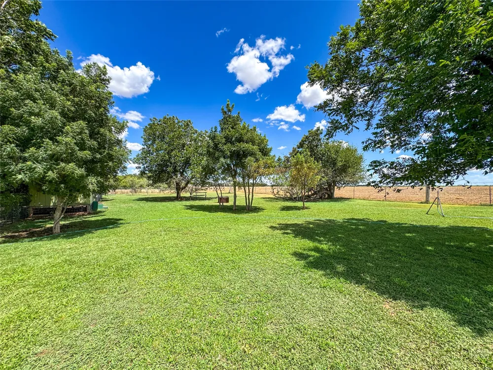 1209 Taylor Avenue Rule, TX 79547