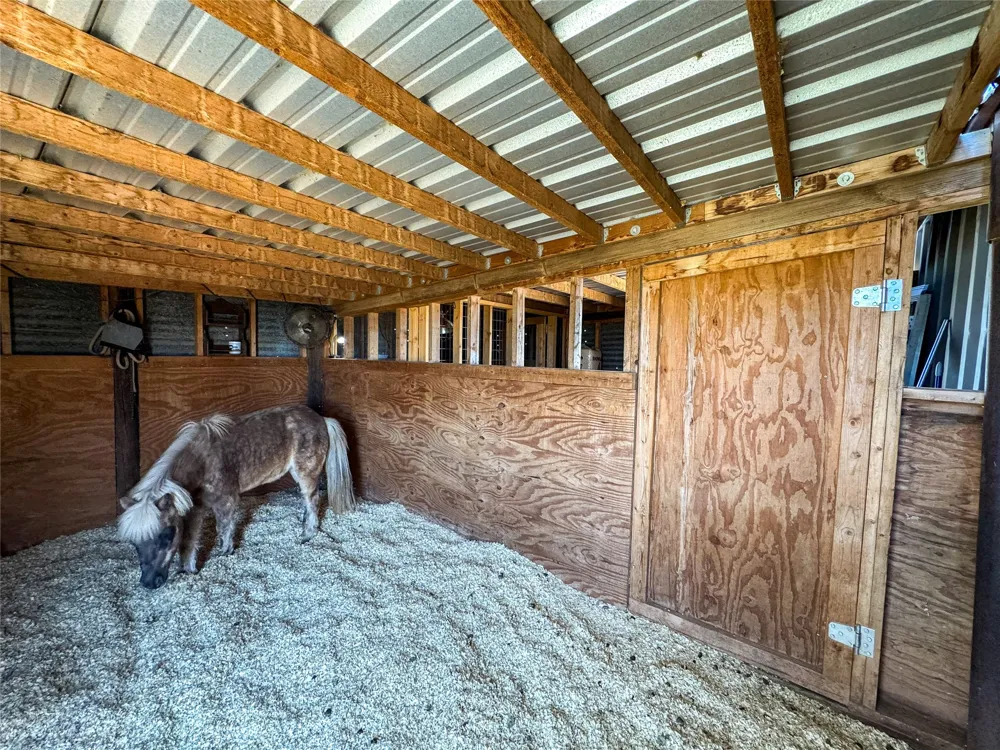 1209 Taylor Avenue Rule, TX 79547