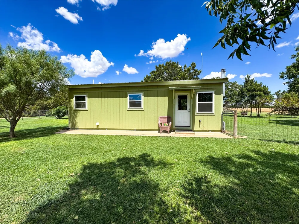 1209 Taylor Avenue Rule, TX 79547