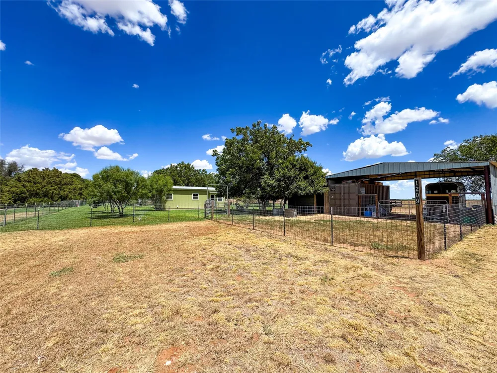 1209 Taylor Avenue Rule, TX 79547