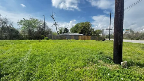 2109 W Texas Avenue