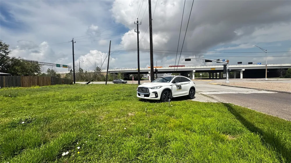 2109 W Texas Avenue Baytown, TX 77520