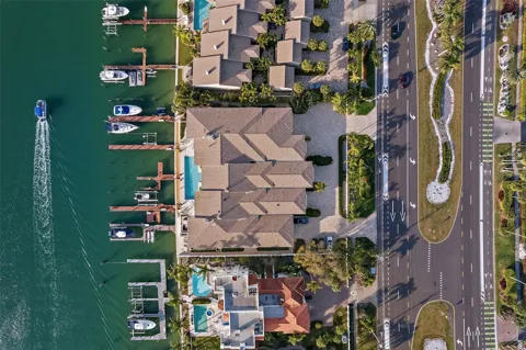 830 PINELLAS BAYWAY S