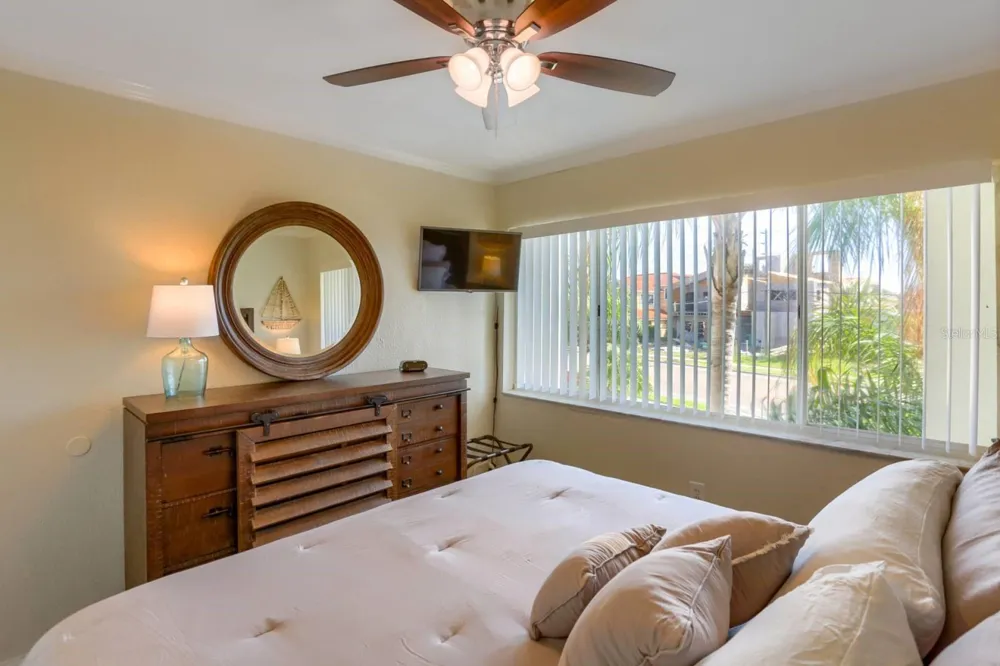 3200 GULF BOULEVARD #201 Belleair Beach, FL 33786