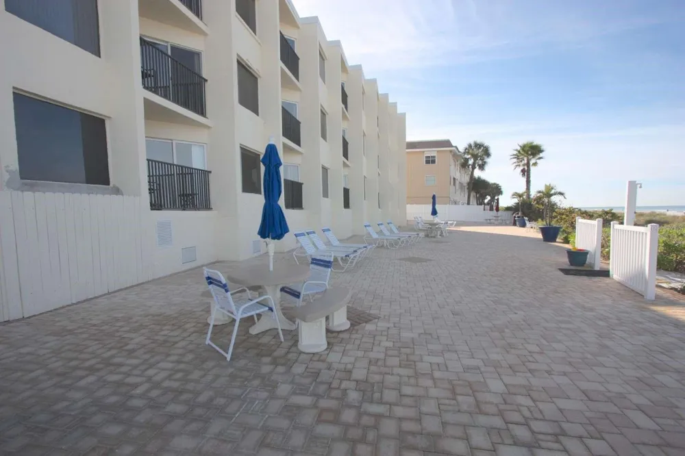 3200 GULF BOULEVARD #201 Belleair Beach, FL 33786