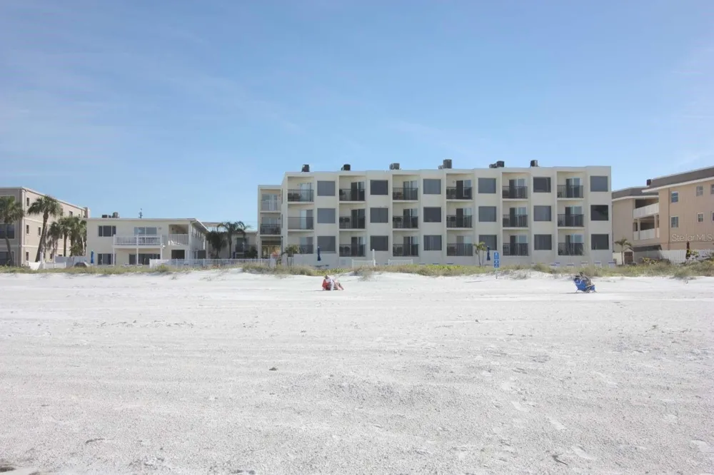 3200 GULF BOULEVARD #201 Belleair Beach, FL 33786
