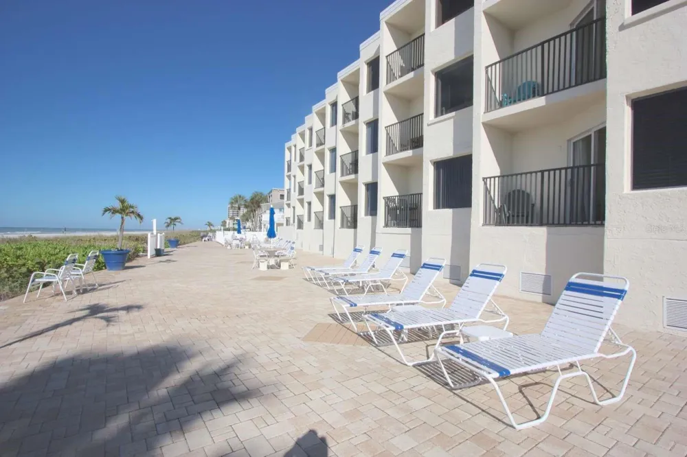 3200 GULF BOULEVARD #201 Belleair Beach, FL 33786