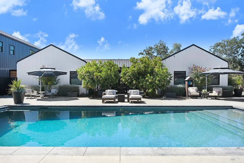 85 W Trinity Road Glen Ellen, CA 95442