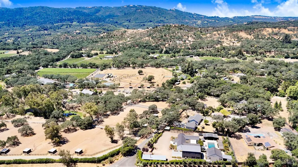 85 W Trinity Road Glen Ellen, CA 95442