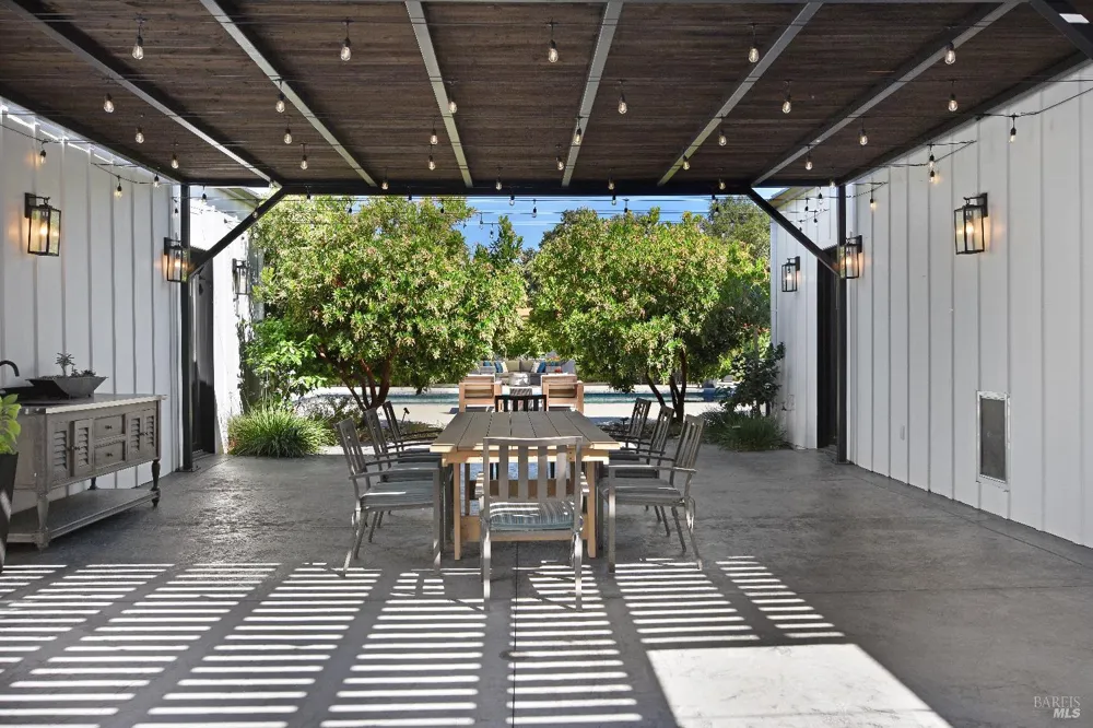 85 W Trinity Road Glen Ellen, CA 95442
