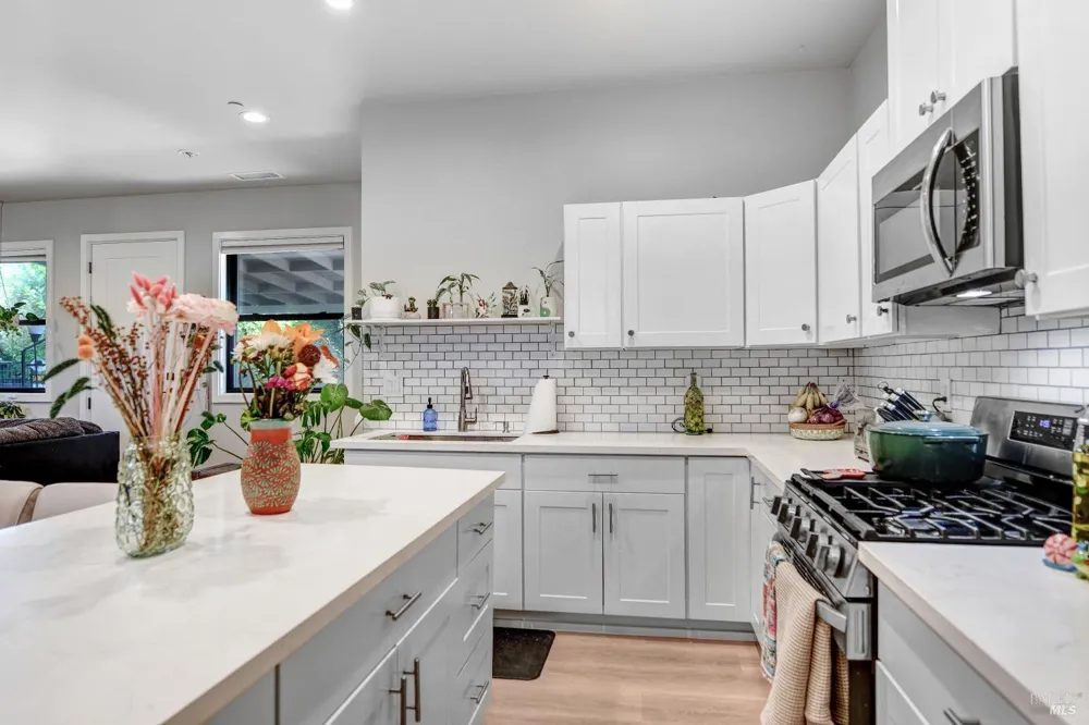 85 W Trinity Road Glen Ellen, CA 95442