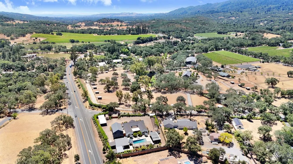85 W Trinity Road Glen Ellen, CA 95442