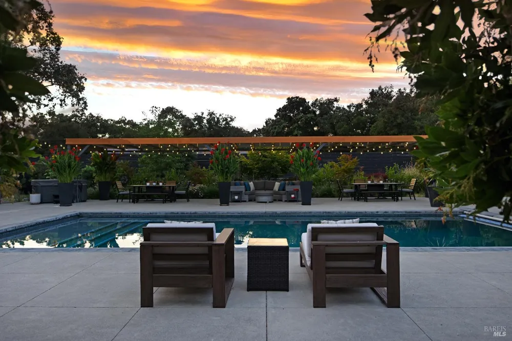 85 W Trinity Road Glen Ellen, CA 95442