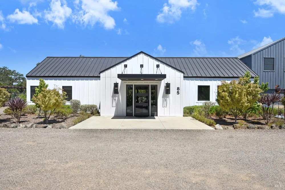 85 W Trinity Road Glen Ellen, CA 95442