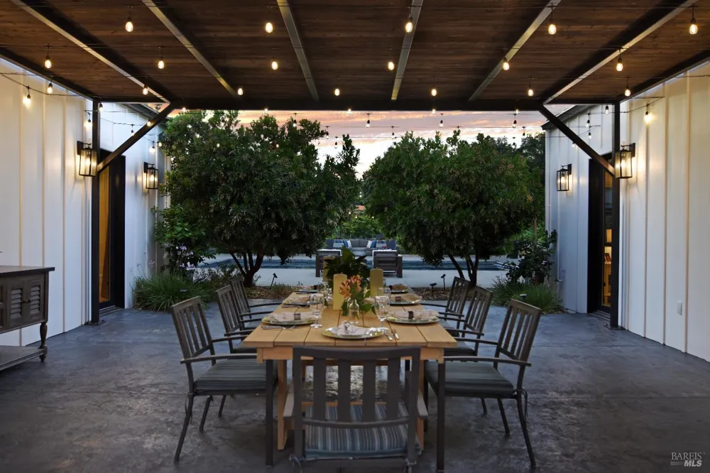 85 W Trinity Road Glen Ellen, CA 95442